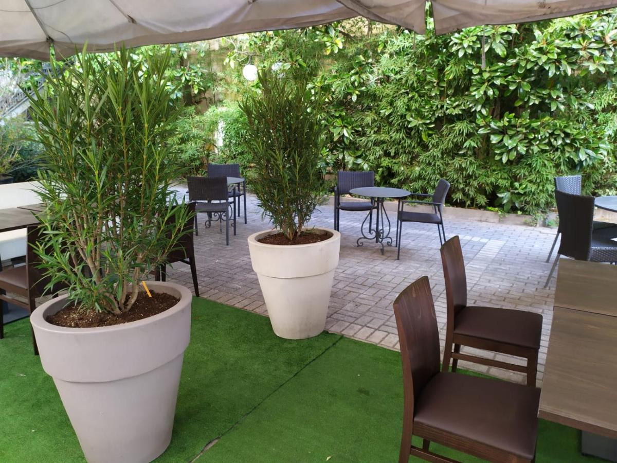 Ferretti Majestichouse Hotel Castenedolo Bagian luar foto