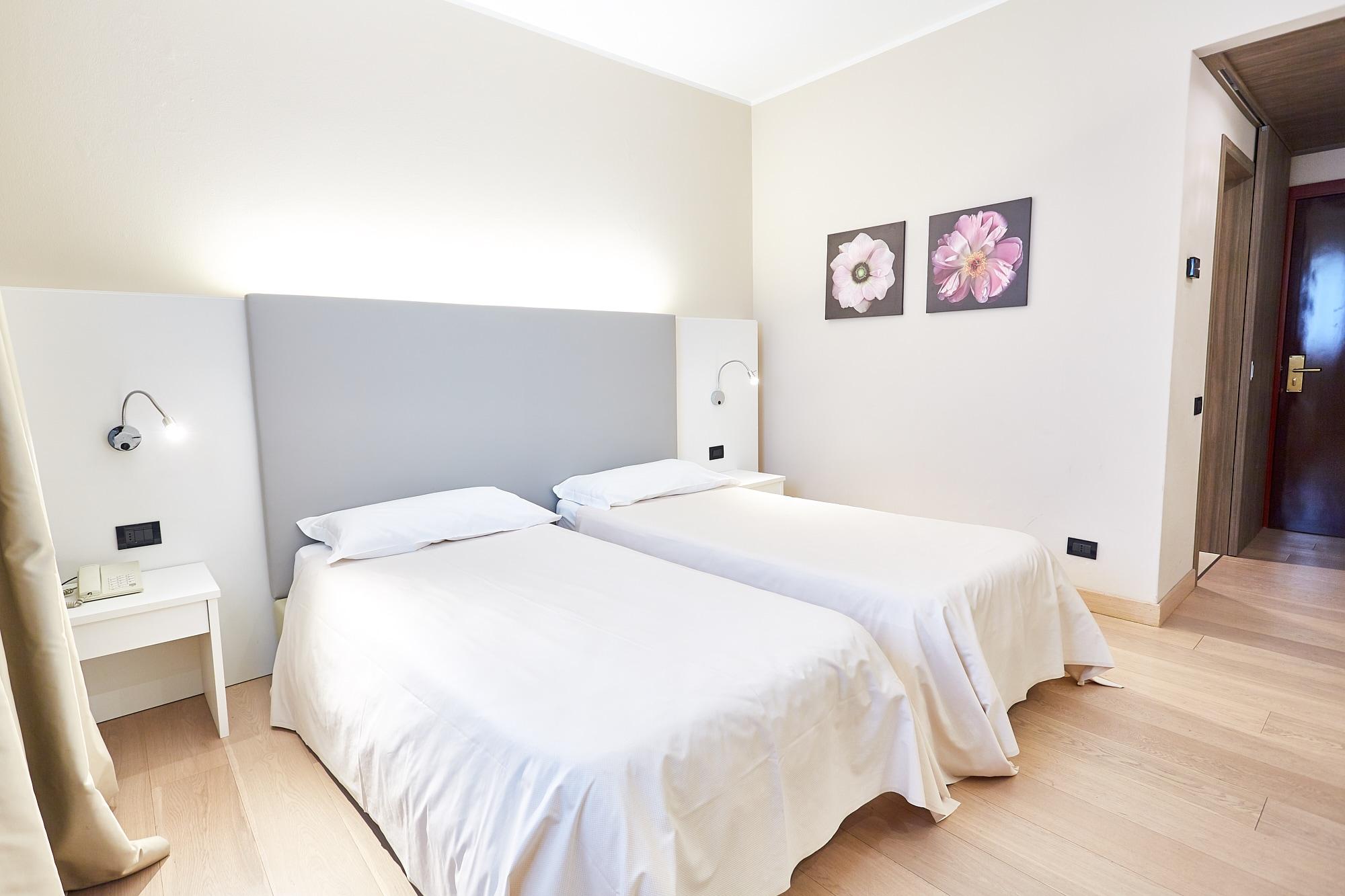 Ferretti Majestichouse Hotel Castenedolo Bagian luar foto